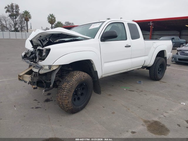 Toyota Tacoma Prerunner 2015 5TFTX4GN4FX043936 Image 2