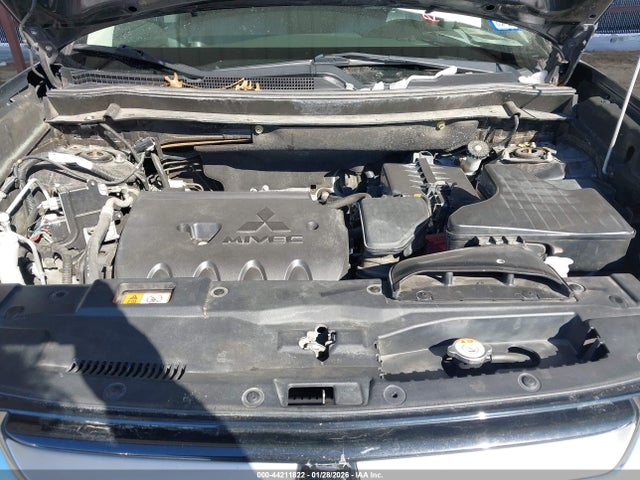 2016 MITSUBISHI OUTLANDER JA4AD3A36GZ016013 Photo 9