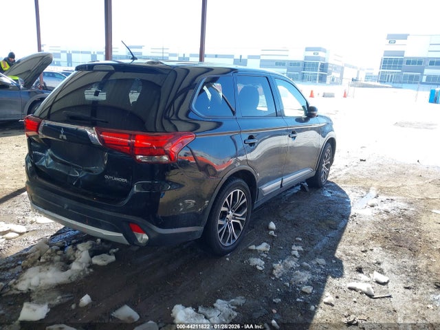 2016 MITSUBISHI OUTLANDER JA4AD3A36GZ016013 Photo 3