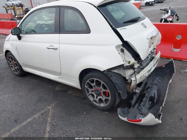 2015 FIAT 500 3C3CFFBR7FT653144 Photo 2