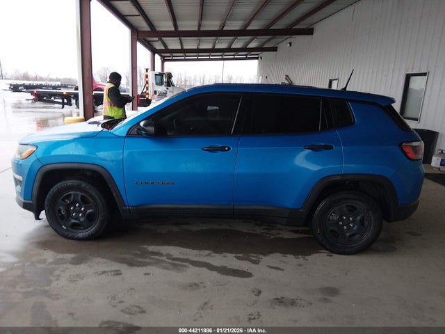 3C4NJCAB6JT250657 Jeep Compass Sport Fwd