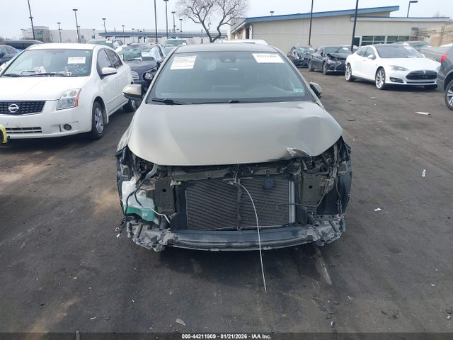 JTND4RBE1L3085416 Toyota COROLLA SE