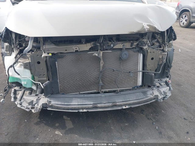 JTND4RBE1L3085416 Toyota COROLLA SE