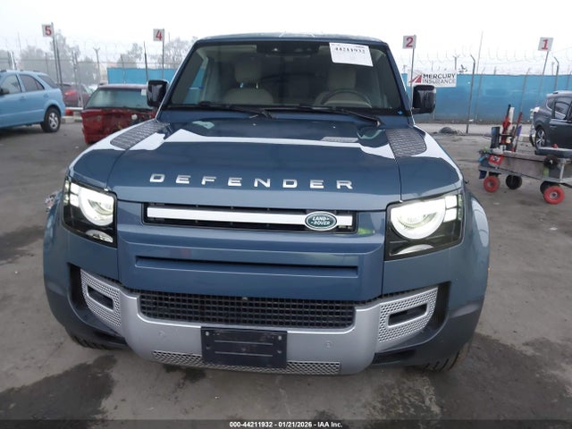 SALEJEEX7L2018034 Land Rover Defender 110 S