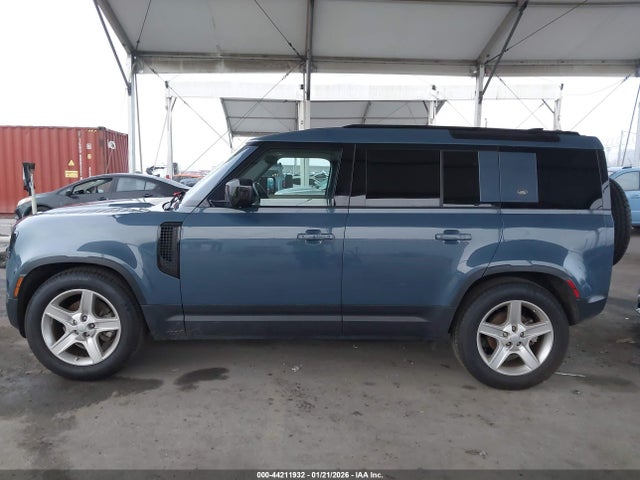 SALEJEEX7L2018034 Land Rover Defender 110 S
