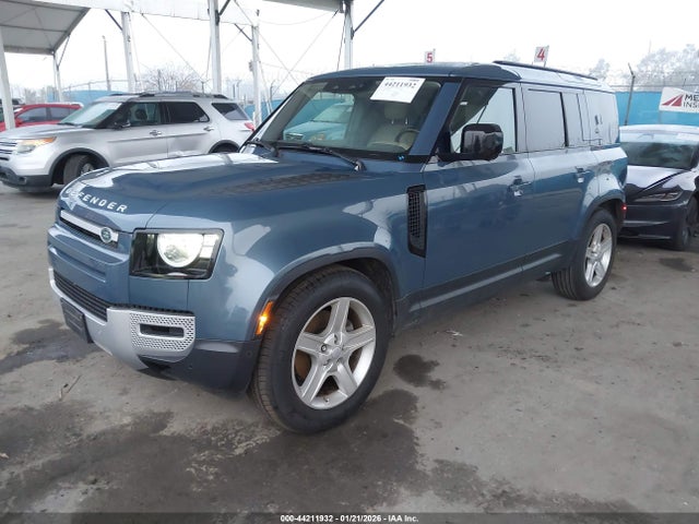 SALEJEEX7L2018034 Land Rover Defender 110 S