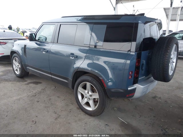SALEJEEX7L2018034 Land Rover Defender 110 S