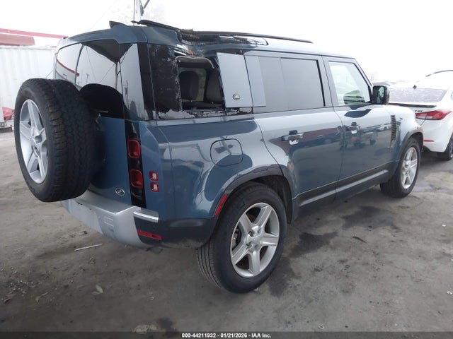SALEJEEX7L2018034 Land Rover Defender 110 S