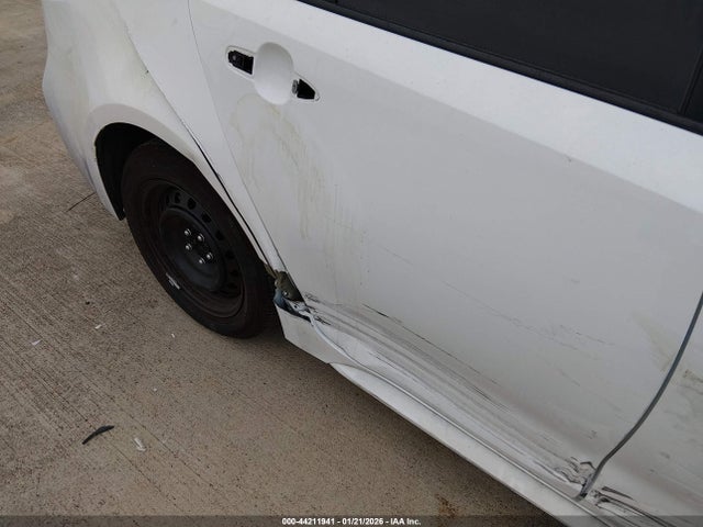 5YFB4MDE7SP334335 Toyota COROLLA LE