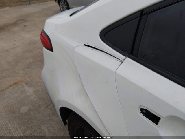 5YFB4MDE7SP334335 Toyota COROLLA LE