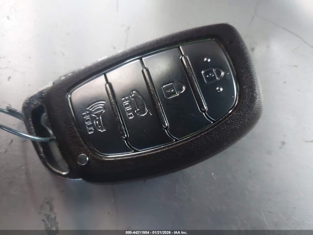KM8J33AL1KU002871 Hyundai Tucson Sport