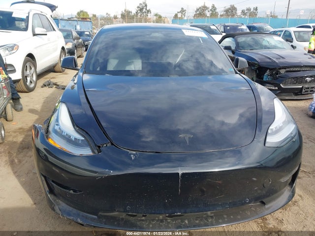 5YJ3E1EB5JF100354 Tesla Model 3 Long Range/performance