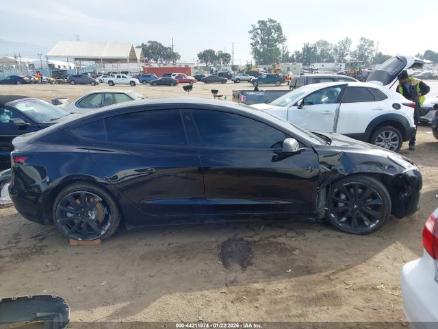 5YJ3E1EB5JF100354 Tesla Model 3 Long Range/performance