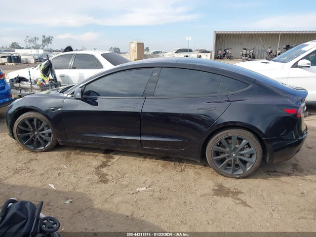 5YJ3E1EB5JF100354 Tesla Model 3 Long Range/performance