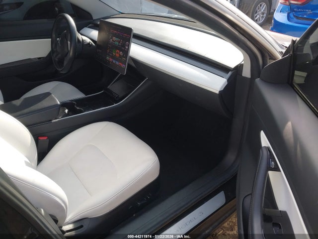 2018 TESLA MODEL 3 5YJ3E1EB5JF100354 Photo 4