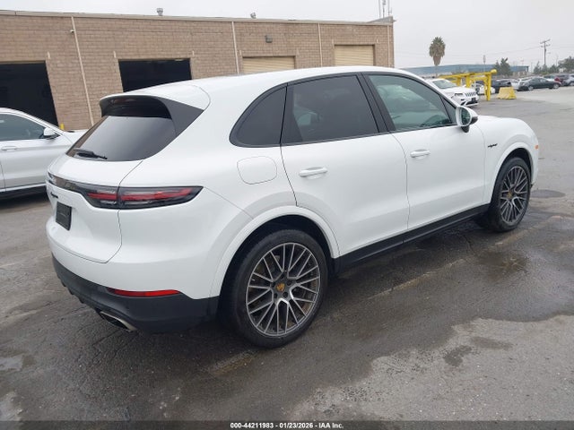 2021 PORSCHE CAYENNE E-HYBRID WP1AE2AY5MDA24796 Photo 3