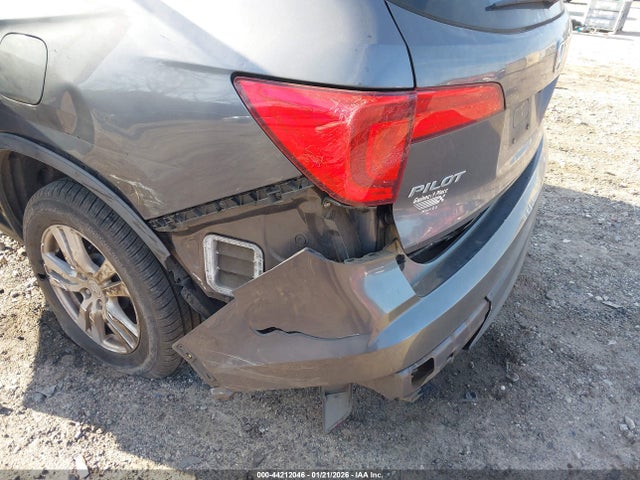 Продаж на аукціоні авто 2018 Honda Pilot Lx, vin: 5FNYF5H17JB028540, номер лоту: 44212046