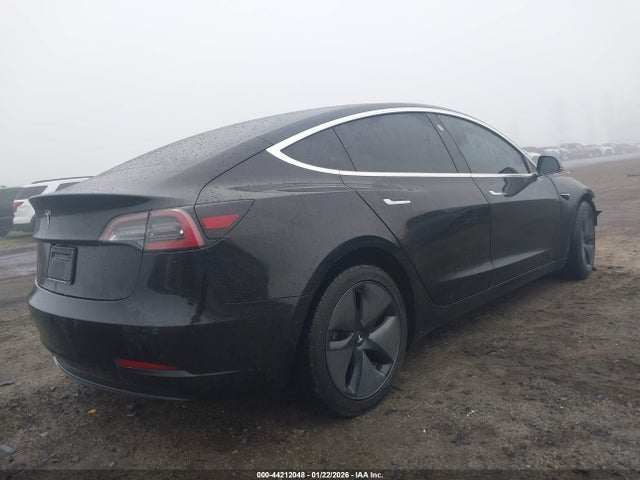 2019 TESLA MODEL 3 5YJ3E1EA1KF305596 Photo 3