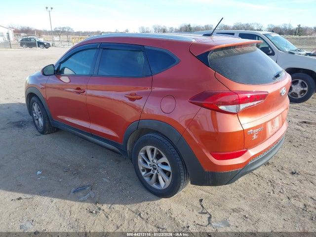 2016 HYUNDAI TUCSON KM8J33A41GU104753 Photo 2