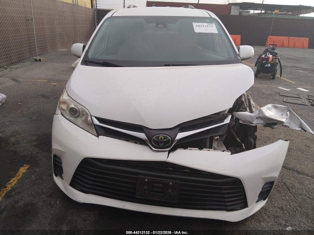 5TDKZ3DC1KS991889 Toyota Sienna Le 8 Passenger