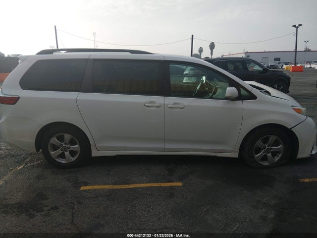 5TDKZ3DC1KS991889 Toyota Sienna Le 8 Passenger