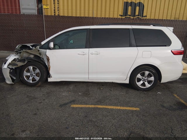 5TDKZ3DC1KS991889 Toyota Sienna Le 8 Passenger