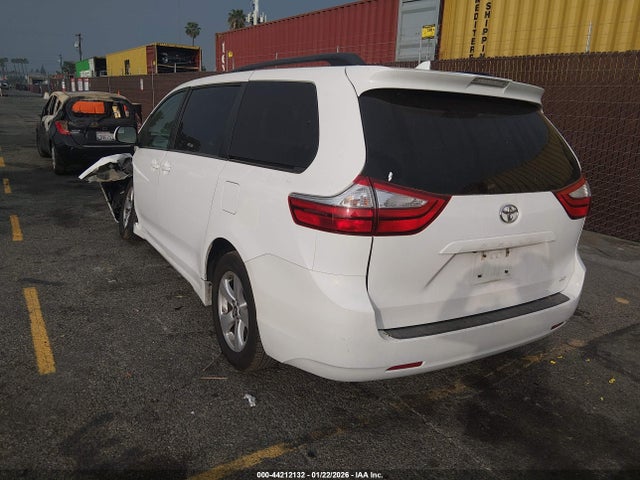 5TDKZ3DC1KS991889 Toyota Sienna Le 8 Passenger
