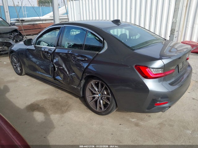 2021 BMW 3 SERIES 3MW5P7J01M8C13542 Photo 2