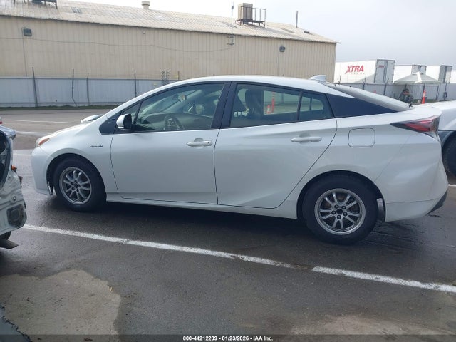 JTDKBRFU1H3038543 Toyota Prius Two