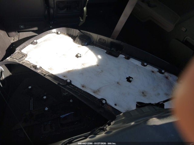 KNDNB5K34S6533277 KIA Carnival Mpv Lxs