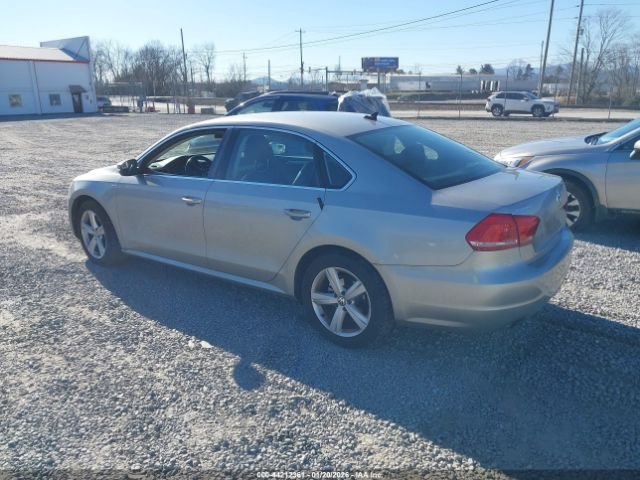 2014 VOLKSWAGEN PASSAT 1VWAT7A35EC041675 Photo 2