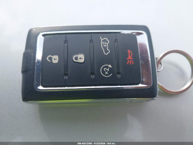 1C4RJJAG8N8548617 Jeep Grand Cherokee L Laredo 4x2