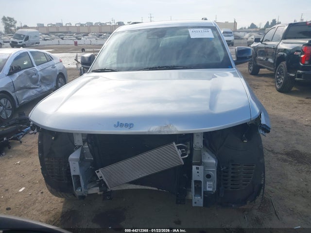 1C4RJJAG8N8548617 Jeep Grand Cherokee L Laredo 4x2