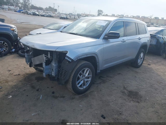 1C4RJJAG8N8548617 Jeep Grand Cherokee L Laredo 4x2