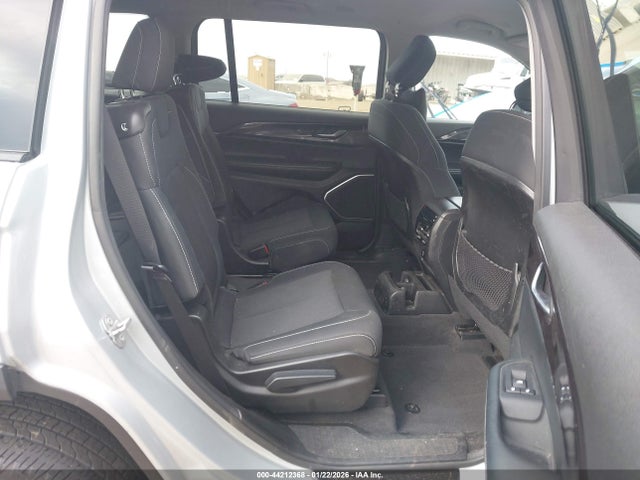 1C4RJJAG8N8548617 Jeep Grand Cherokee L Laredo 4x2