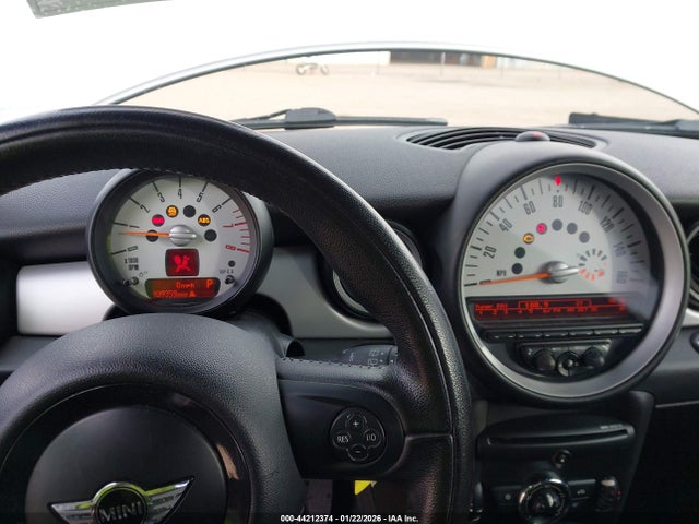 2011 MINI COOPER WMWSU3C59BT093735 Photo 6