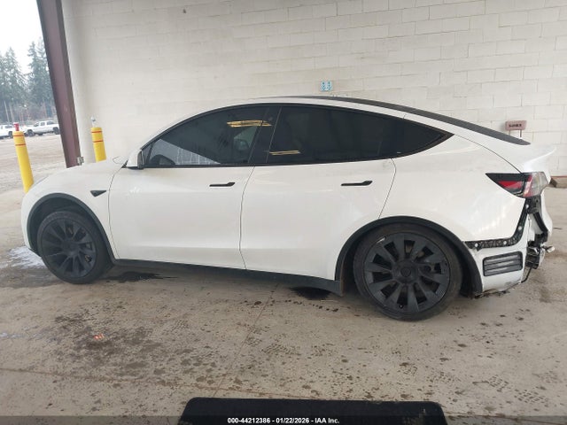 5YJYGDEE0LF008924 Tesla Model Y Long Range Dual Motor All-wheel Drive