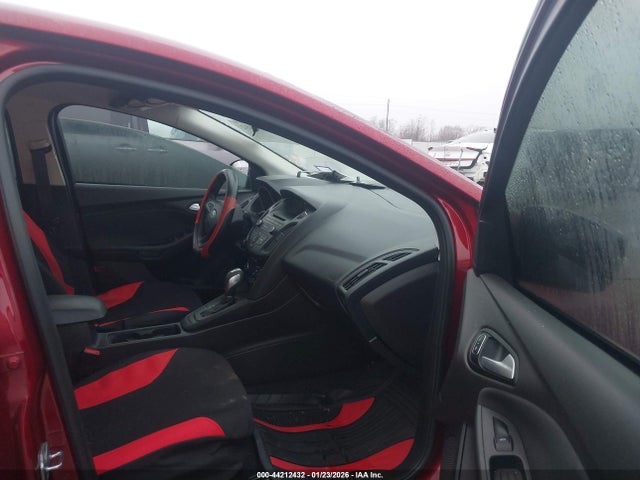 1FADP3F2XFL255033 Ford FOCUS SE