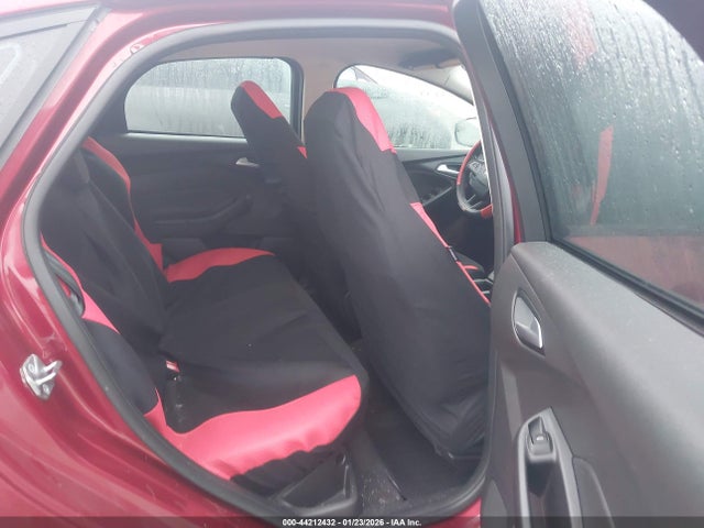 1FADP3F2XFL255033 Ford FOCUS SE