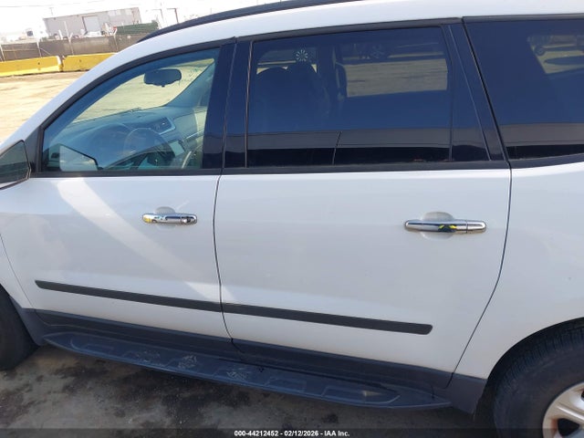 1GNKVFED2HJ165991 Chevrolet Traverse Ls