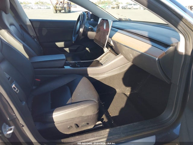 2018 TESLA MODEL 3 5YJ3E1EB6JF132620 Photo 4