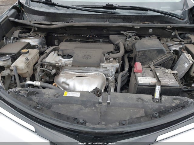 2T3BFREV2HW662346 Toyota RAV4 LE