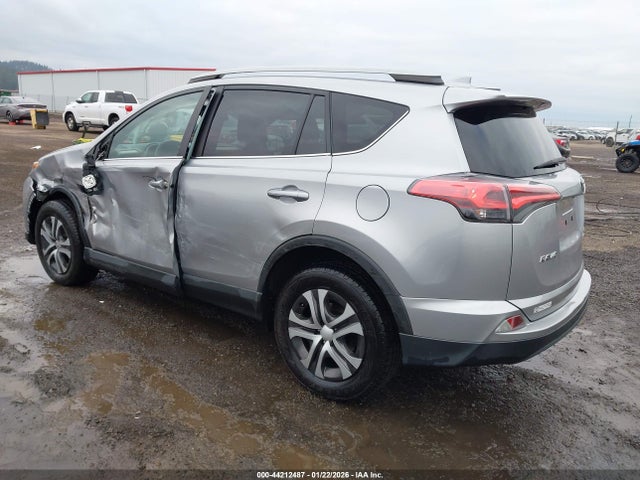 2T3BFREV2HW662346 Toyota RAV4 LE