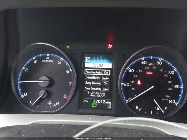 2T3BFREV2HW662346 Toyota RAV4 LE
