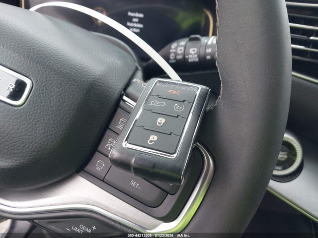 2023 JEEP WAGONEER 1C4SJUBP6PS574088 Photo 10