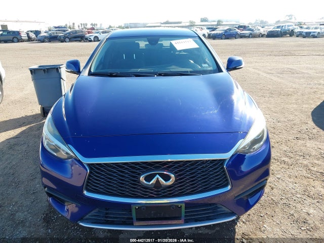 SJKCH5CP9HA033058 Infiniti QX30