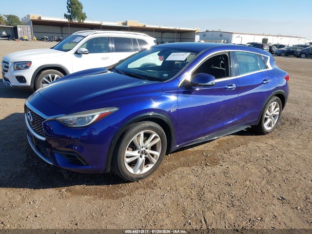 SJKCH5CP9HA033058 Infiniti QX30