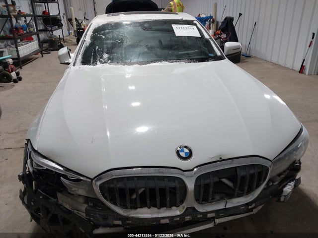 44212554 :رقم المزاد ، 3MW5R7J08M8B93056 vin ، 2021 Bmw 330i Xdrive مزاد بيع