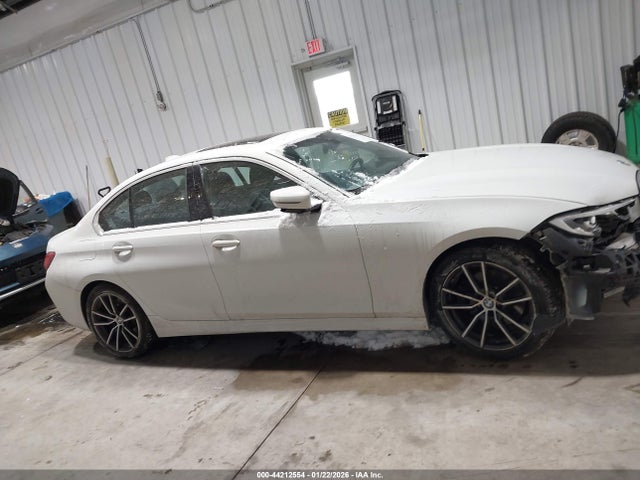 44212554 :رقم المزاد ، 3MW5R7J08M8B93056 vin ، 2021 Bmw 330i Xdrive مزاد بيع
