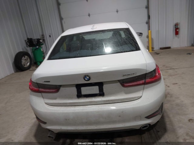 44212554 :رقم المزاد ، 3MW5R7J08M8B93056 vin ، 2021 Bmw 330i Xdrive مزاد بيع